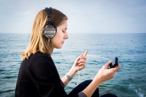 Zorgeloos radio streamen tijdens je vakantie met deze tips
